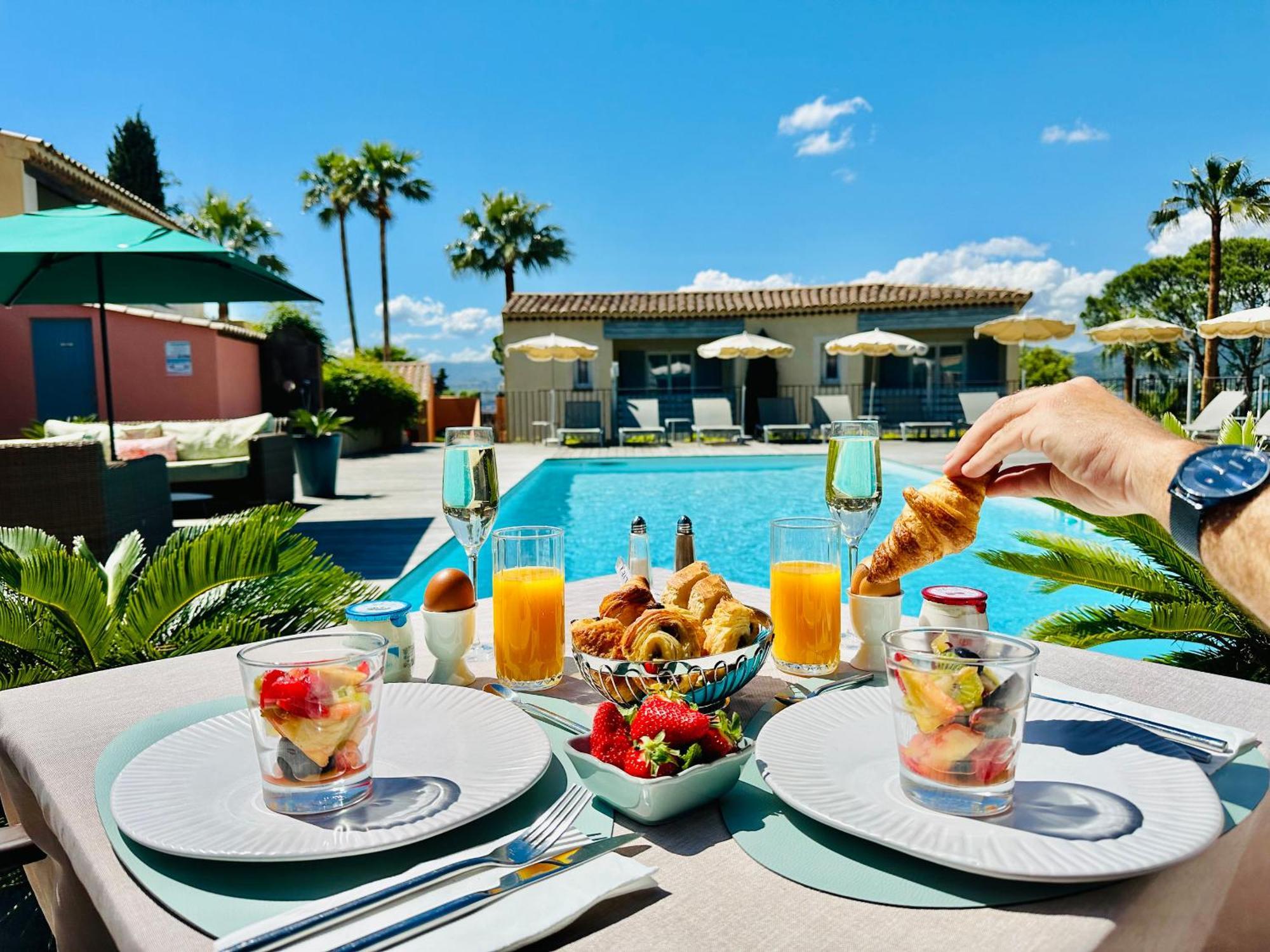 Les Capucines Saint Tropez 호텔 가신 외부 사진